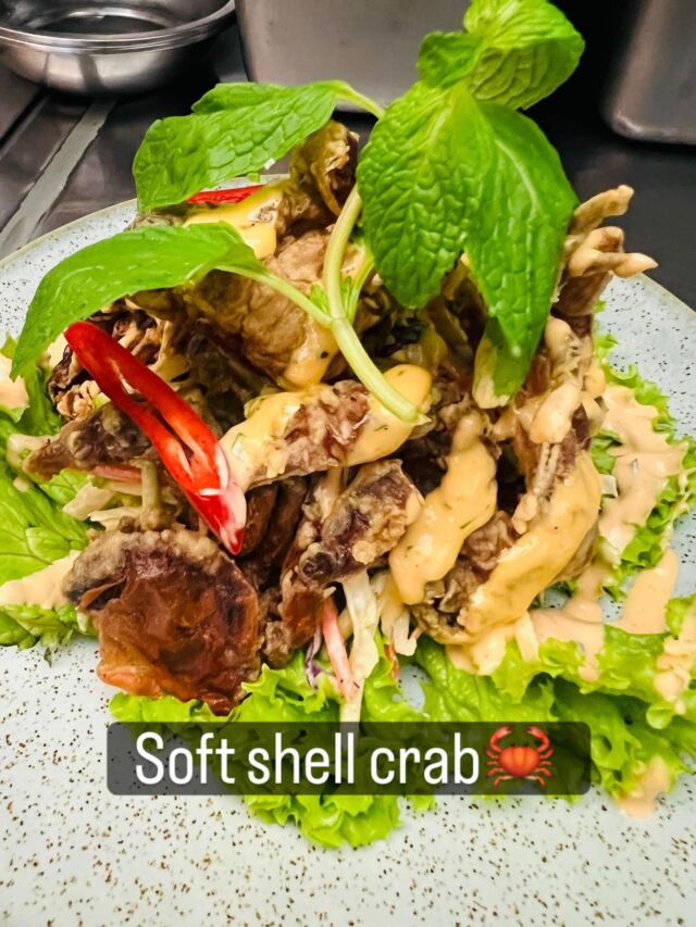 🦀🔥 SHE’S BACK 🔥🦀
Our crowd-favourite Soft Shell Crab has returned to the specials menu 

Crispy golden soft shell crab stacked over fresh apple slaw, finished with a creamy sriracha mayo drizzle, fresh herbs, and just the right kick of chilli 🌶️🍏

Crunchy. Fresh. Spicy.
Everything you loved about this dish is back for a limited time.

Come try it!