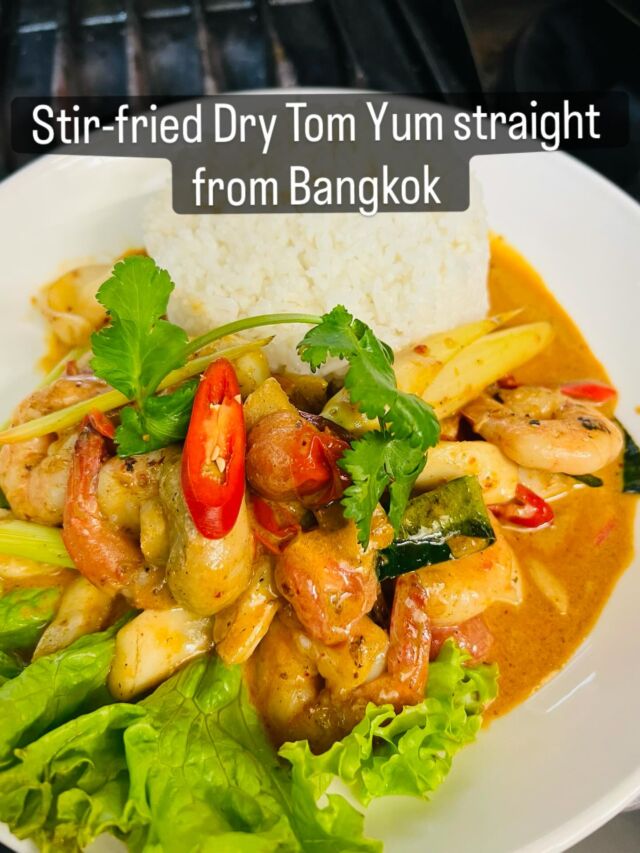 An aromatic twist on the classic—wok-tossed prawns and squid with lemongrass, chilli, mushrooms and cherry tomatoes in bold Tom Yum flavours- deep, fragrant Thai street-food flavour in every bite served with jasmine rice.

Come try!