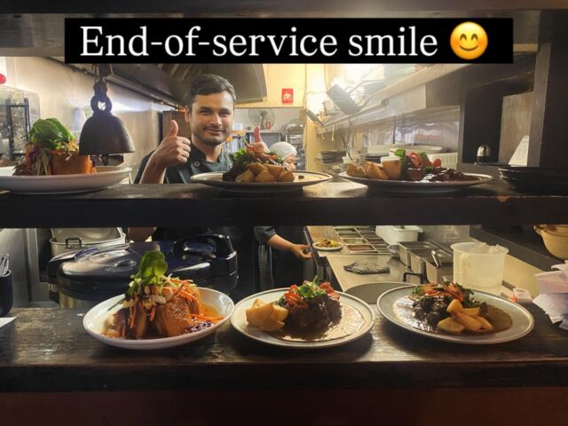 Long hours, tired bodies, steady hands. No matter how late it gets, every plate leaves the kitchen with the same care and respect. Thank you 🙏